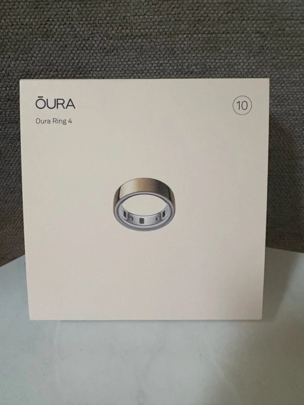 Oura Ring 4 - Gold Box